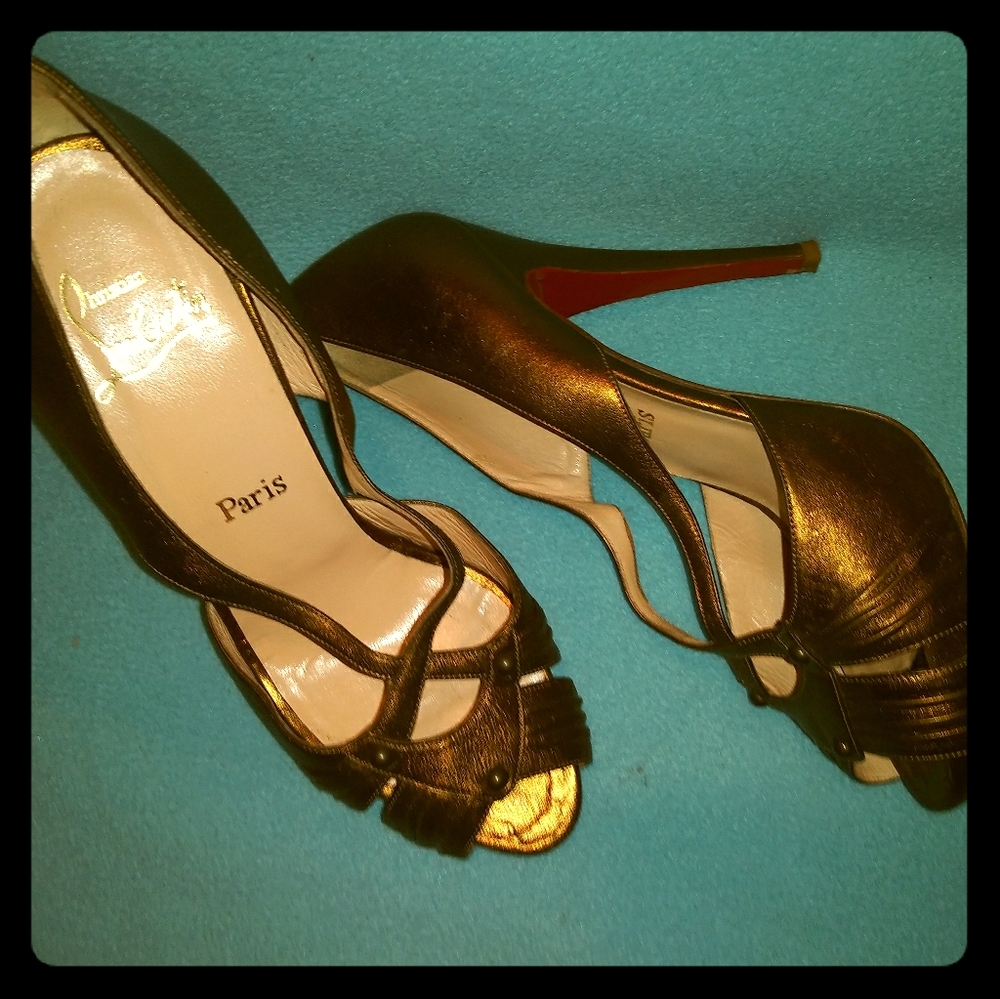Worn once size 39 ( 8 in reg size 👠)